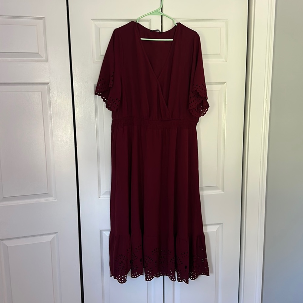 Bloom chic maroon midi length dress
